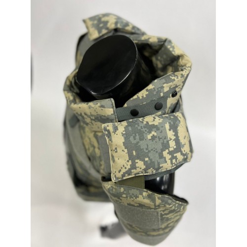 Военный бронежилет пиксельный с плитами в Новокузнецке