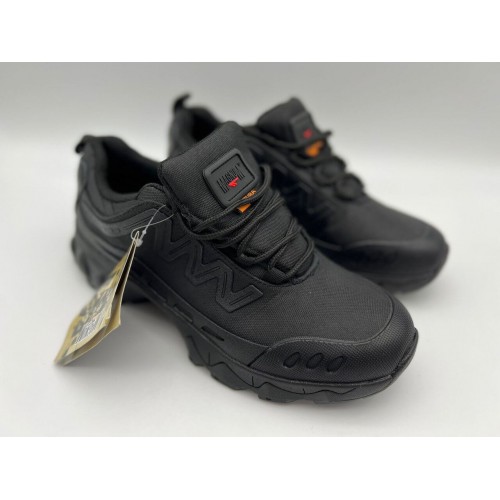 Треккинговые кроссовки «MAGNUM» летние в Новокузнецке